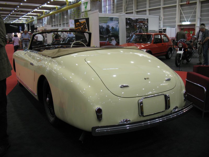alfaromeo6c2500spininfarinaconvertible19474.jpg