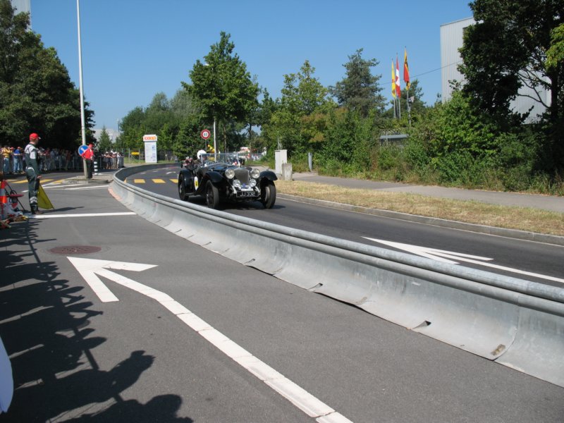 invictastypelowchassis2.jpg