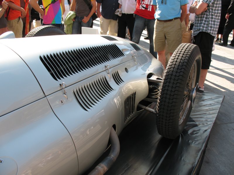 mercedesbenzw1548.jpg