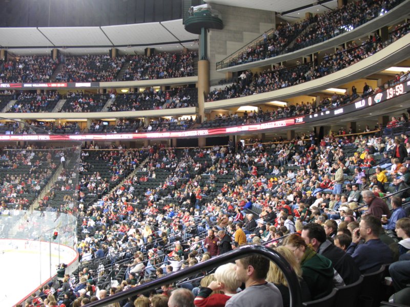 nov2009minnesotawildvsphoenixcoyotesxcelenergycenter2.jpg
