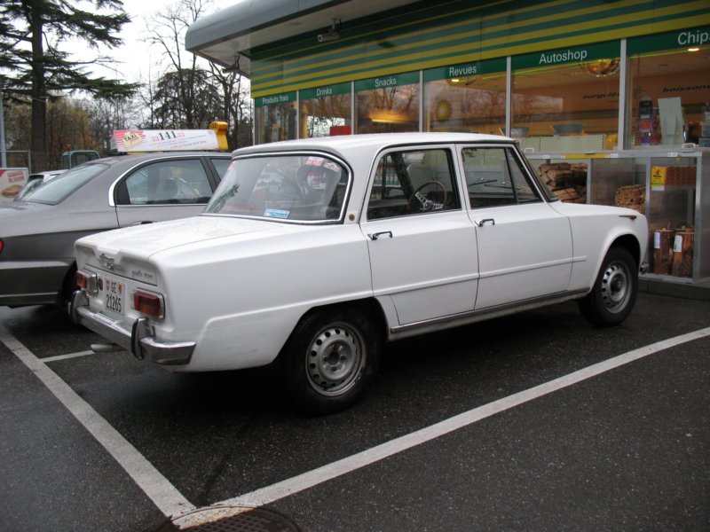 alfaromeogiuliasuper.jpg
