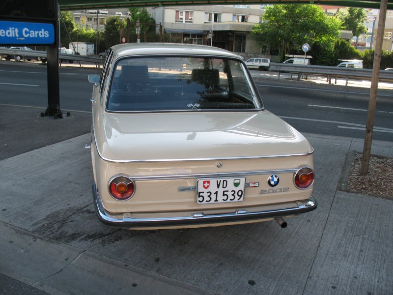bmw200210.jpg