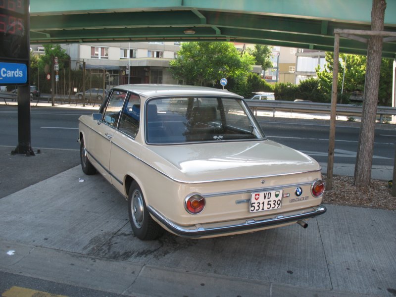 bmw20028.jpg