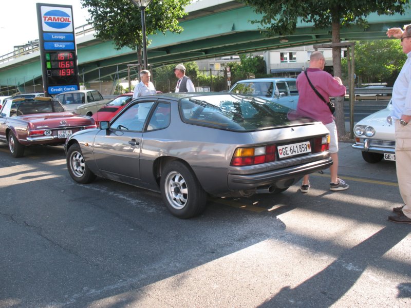 porsche9243.jpg