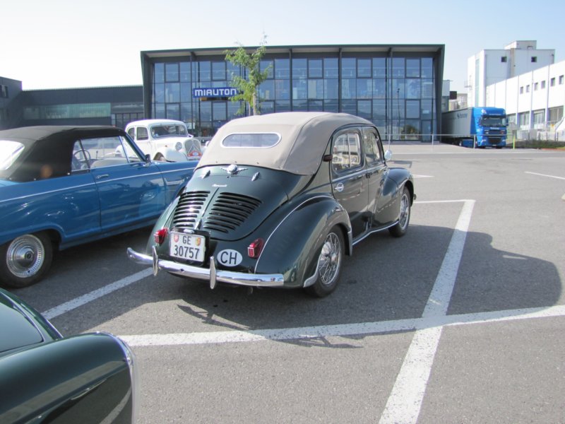 renault4cv11.jpg