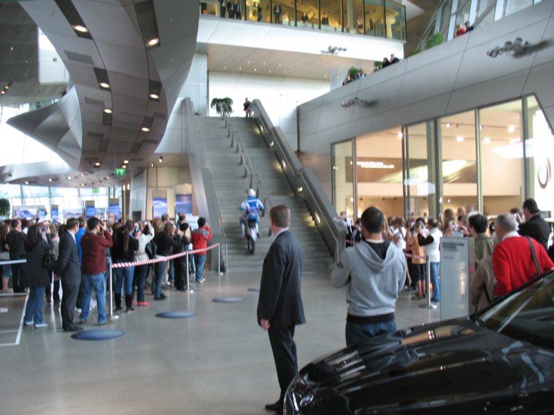 bmwwelt19.jpg