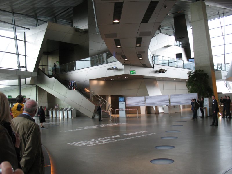 bmwwelt30.jpg