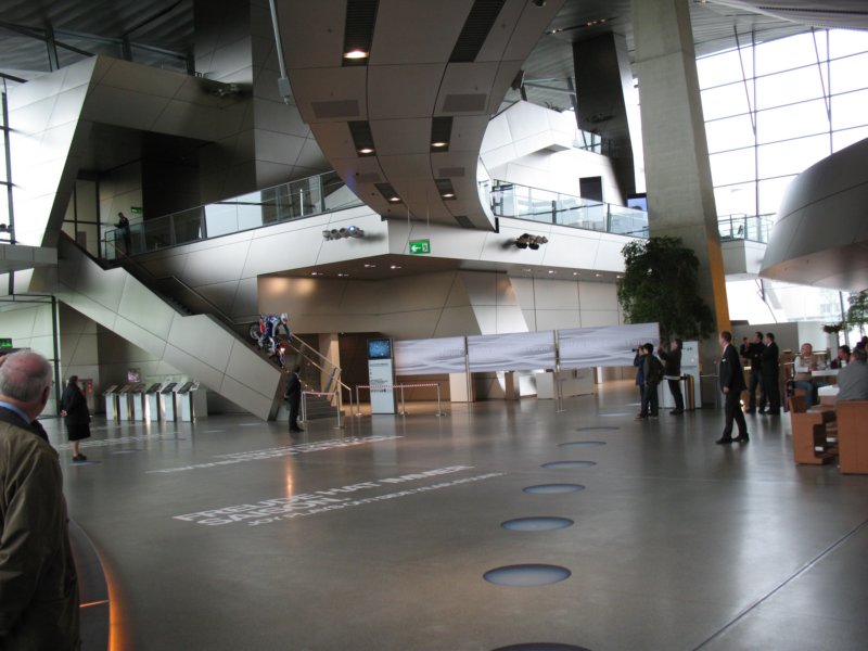 bmwwelt33.jpg