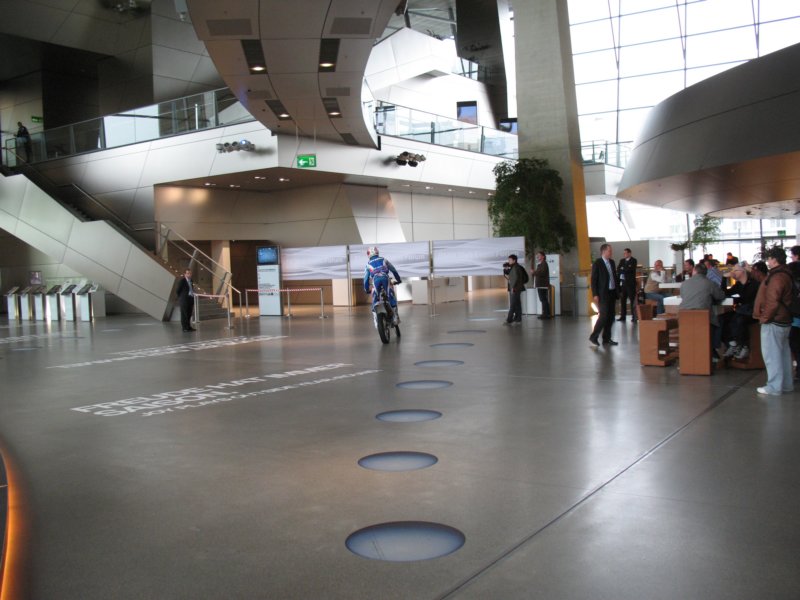 bmwwelt41.jpg