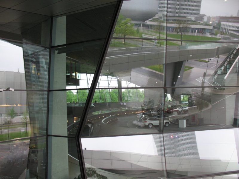 bmwwelt45.jpg