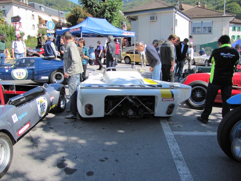 chevronb3619763.jpg