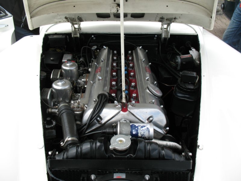 jaguarxk140fhc19553.jpg