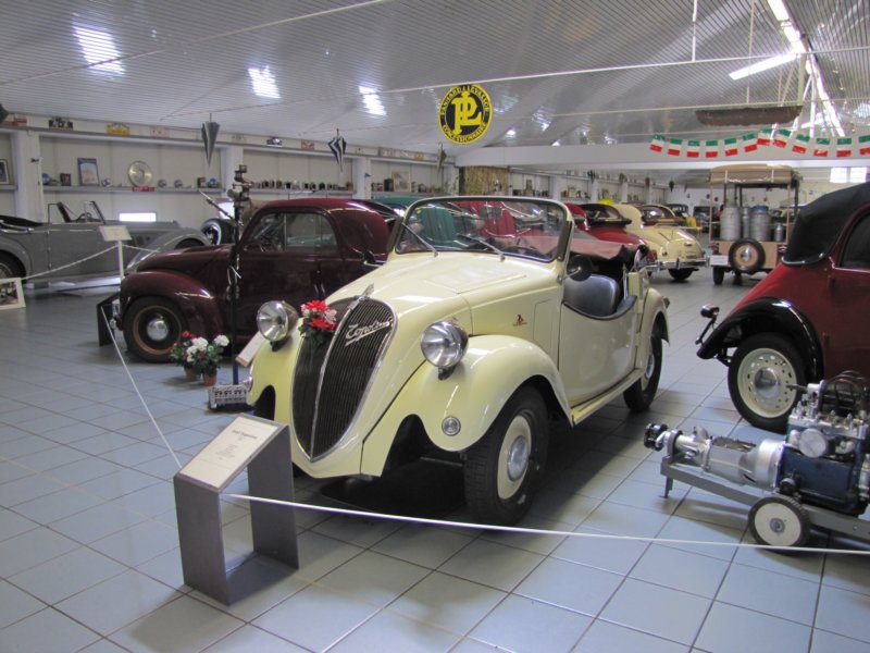 fiattopolino500b1949withdoublecarburetor2.jpg