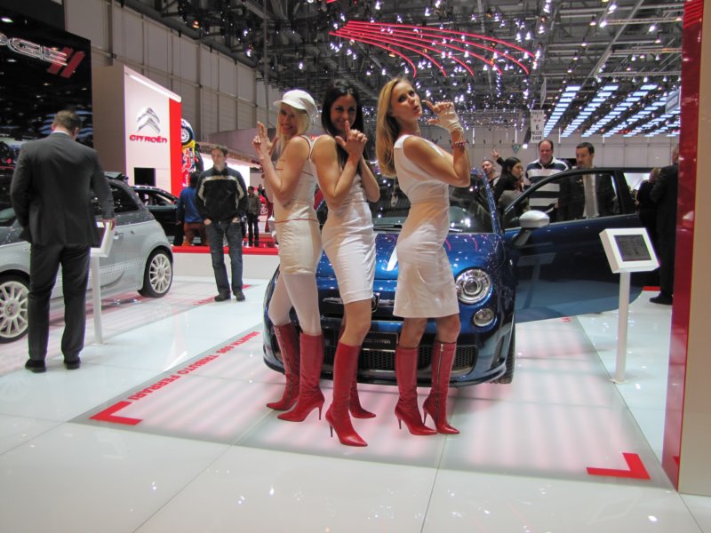 abarth695tributoferrari21.jpg
