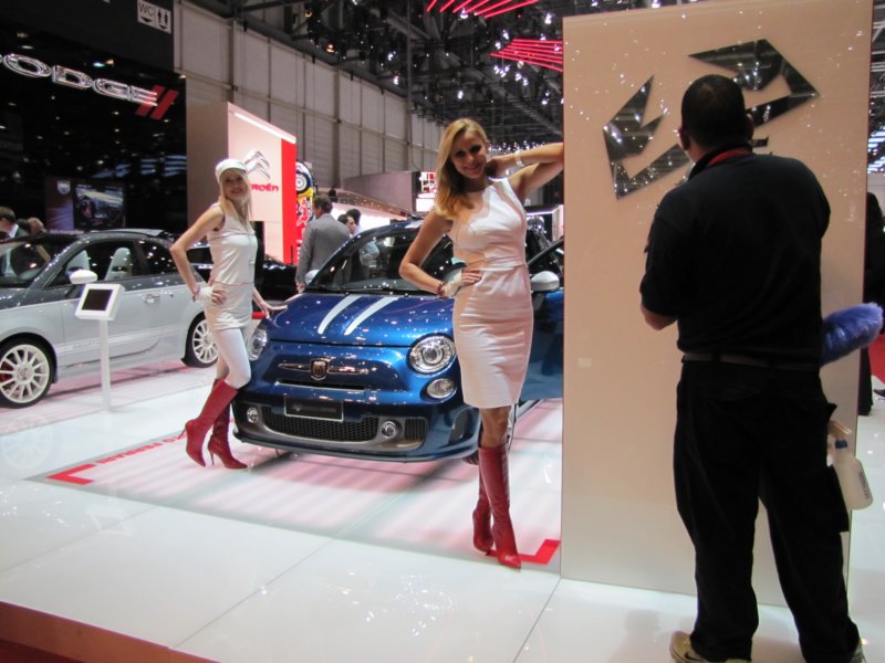 abarth695tributoferrari26.jpg