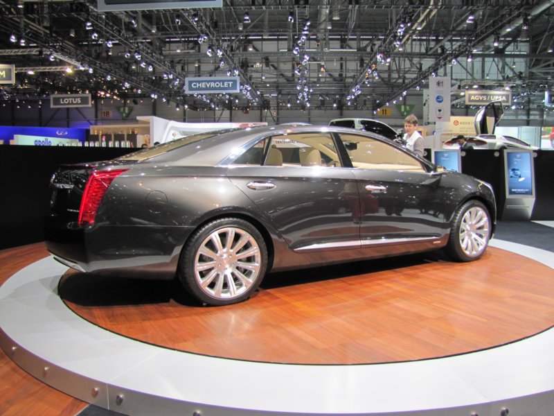 cadillacxtsplatinum2.jpg