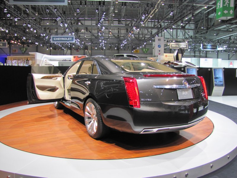 cadillacxtsplatinum34.jpg