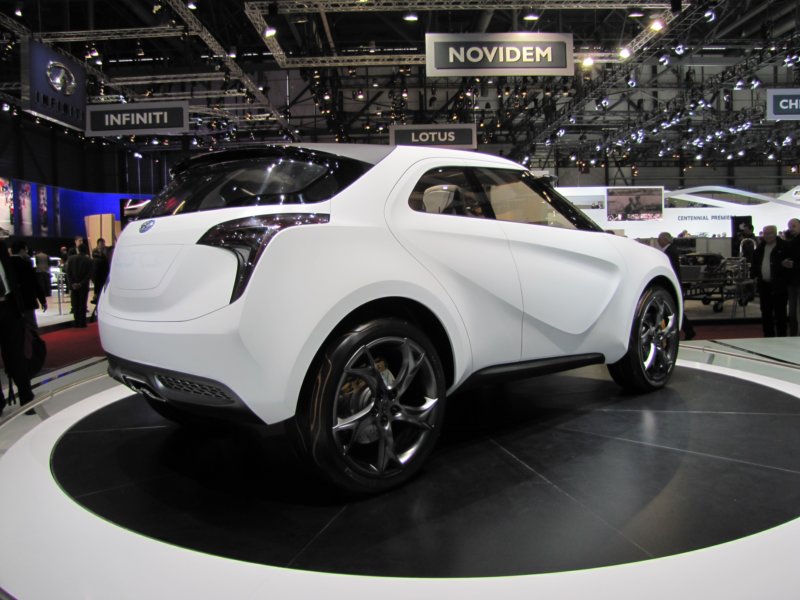 hyundaicurb35.jpg