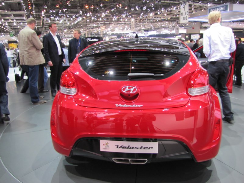 hyundaiveloster37.jpg