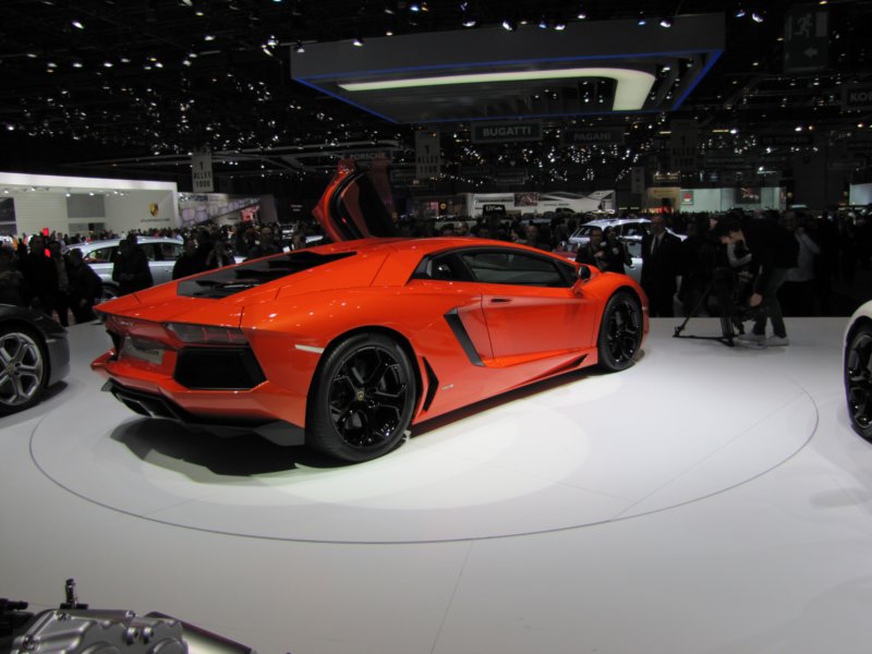 lamborghiniaventador18.jpg