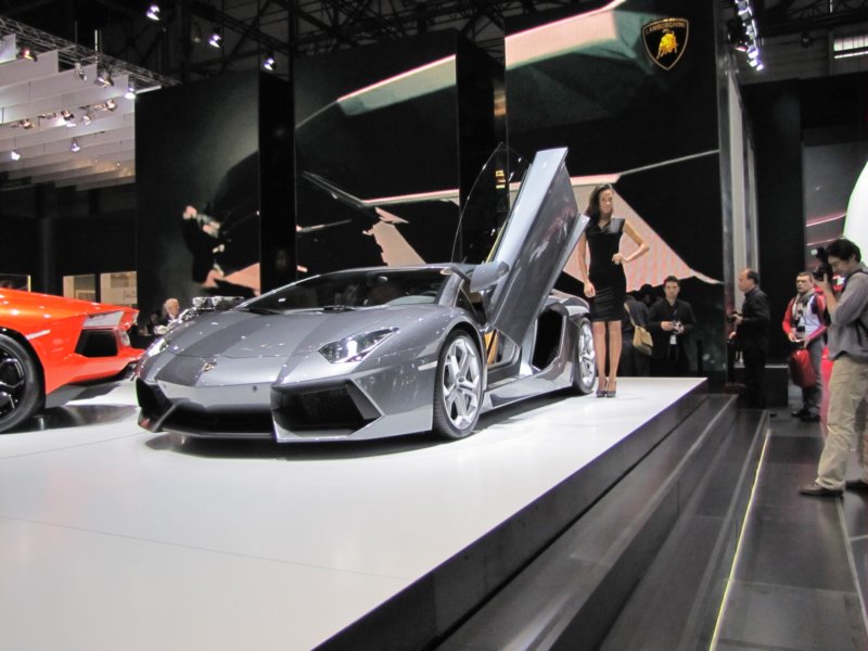 lamborghiniaventador2.jpg