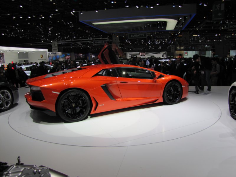 lamborghiniaventador3.jpg