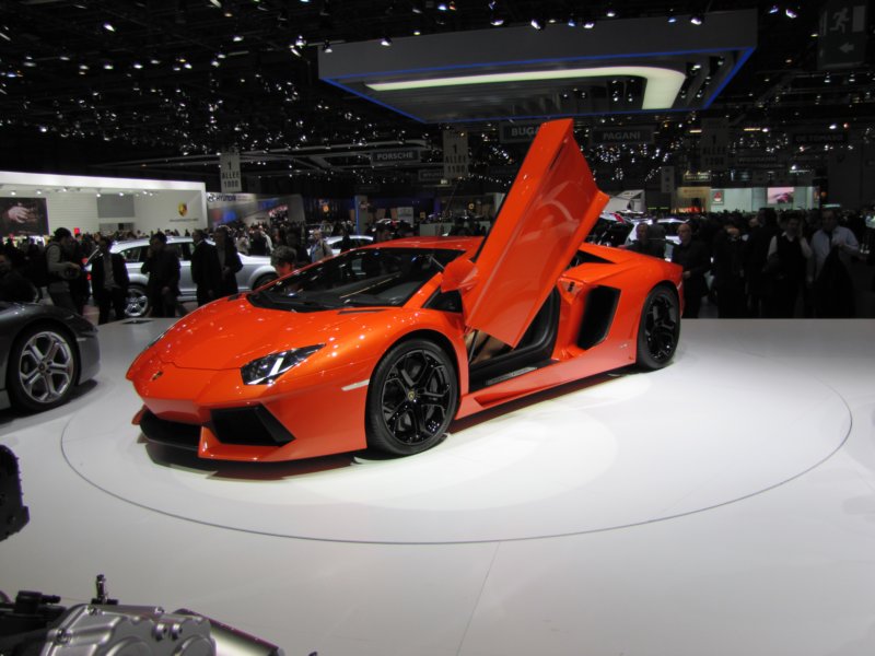 lamborghiniaventador30.jpg