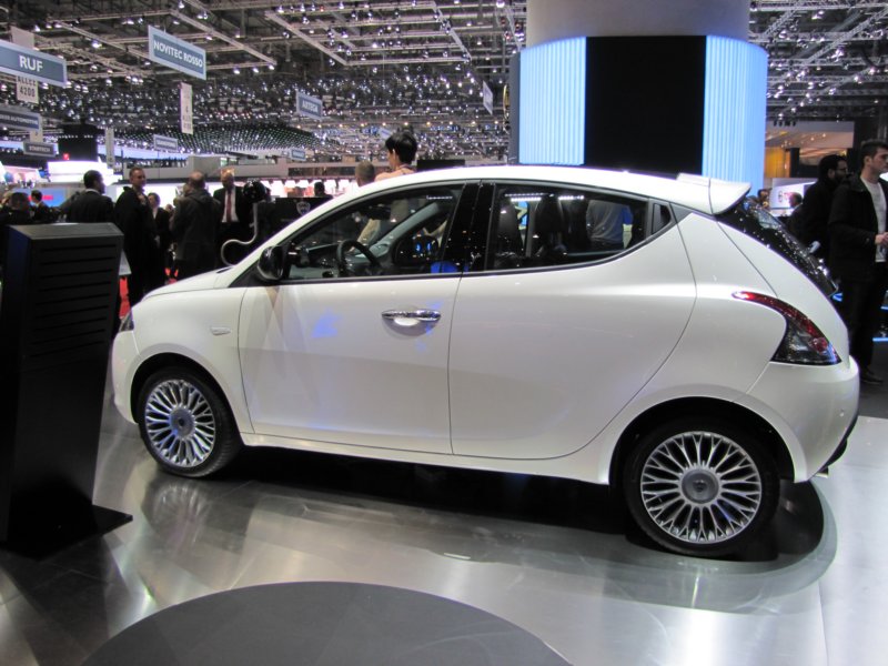 lanciaypsilon23.jpg