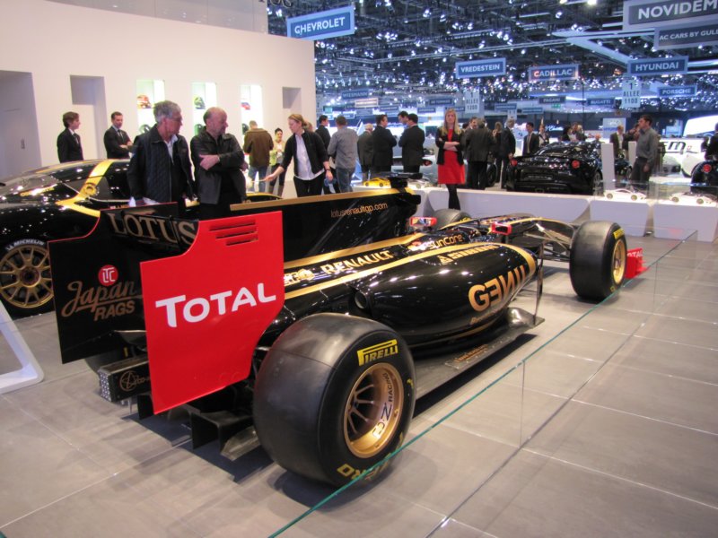 lotusrenaultgp11.jpg
