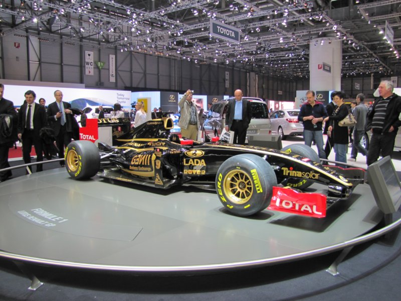 lotusrenaultgp32.jpg