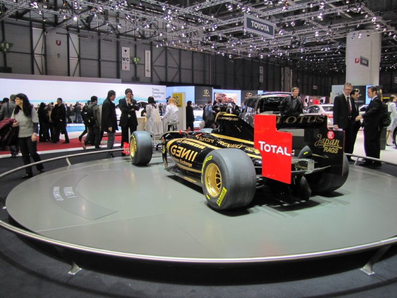 lotusrenaultgp4.jpg