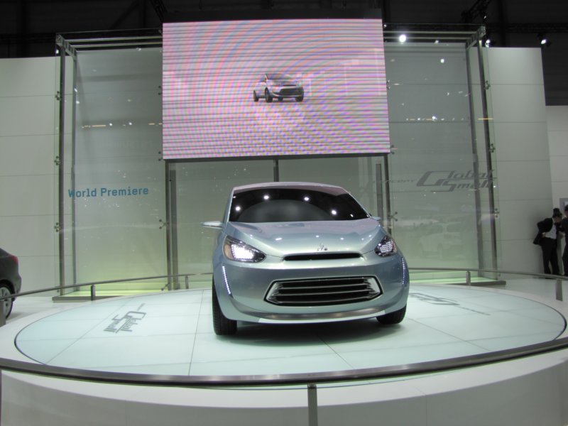 mitsubishiglobalsmallconcept26.jpg
