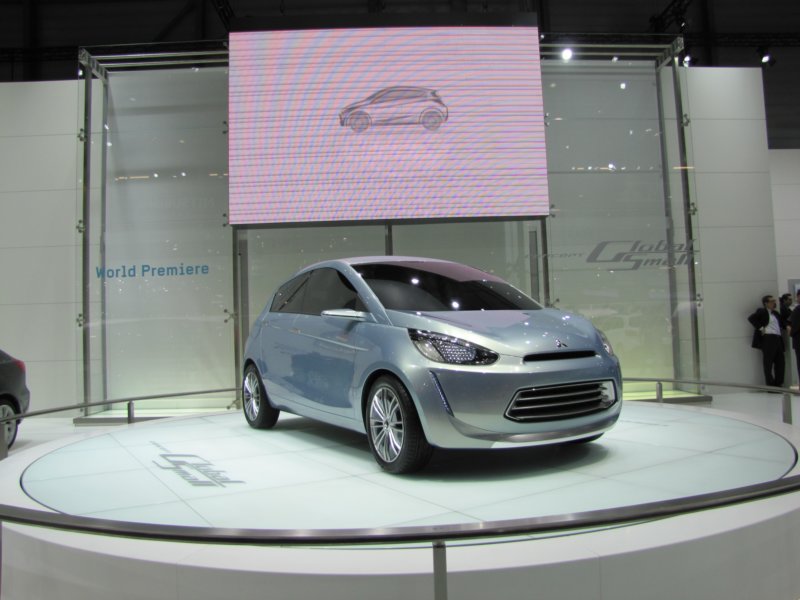 mitsubishiglobalsmallconcept28.jpg