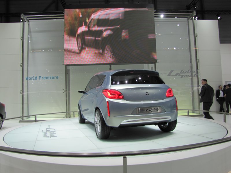mitsubishiglobalsmallconcept32.jpg