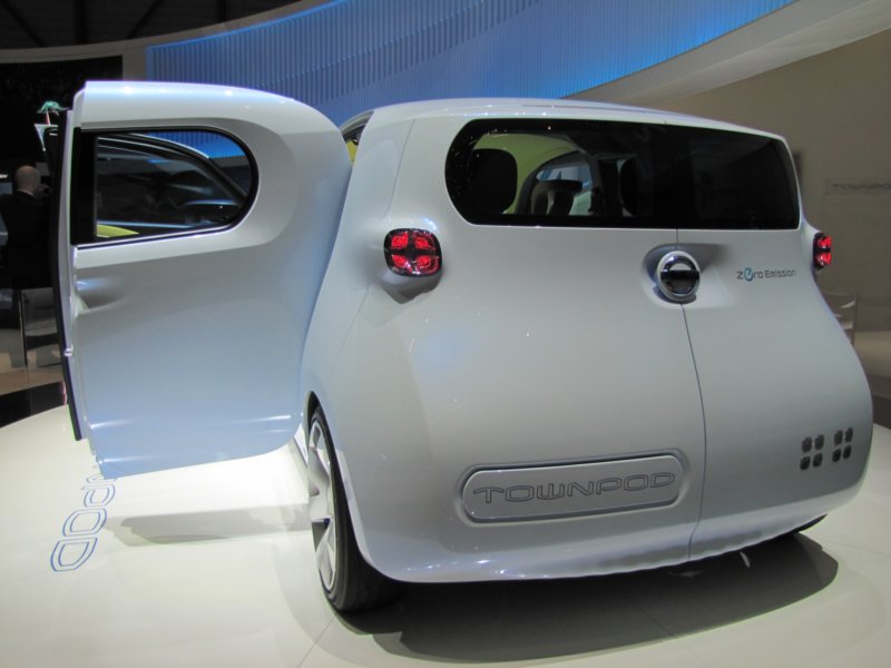 nissantownpod11.jpg