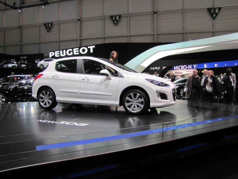 peugeot30824.jpg