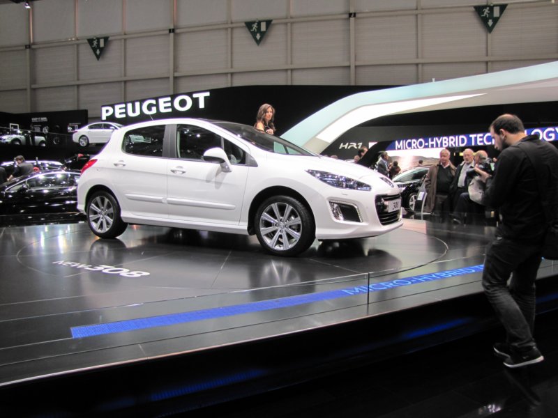peugeot30825.jpg