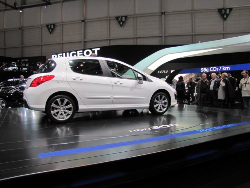 peugeot30828.jpg