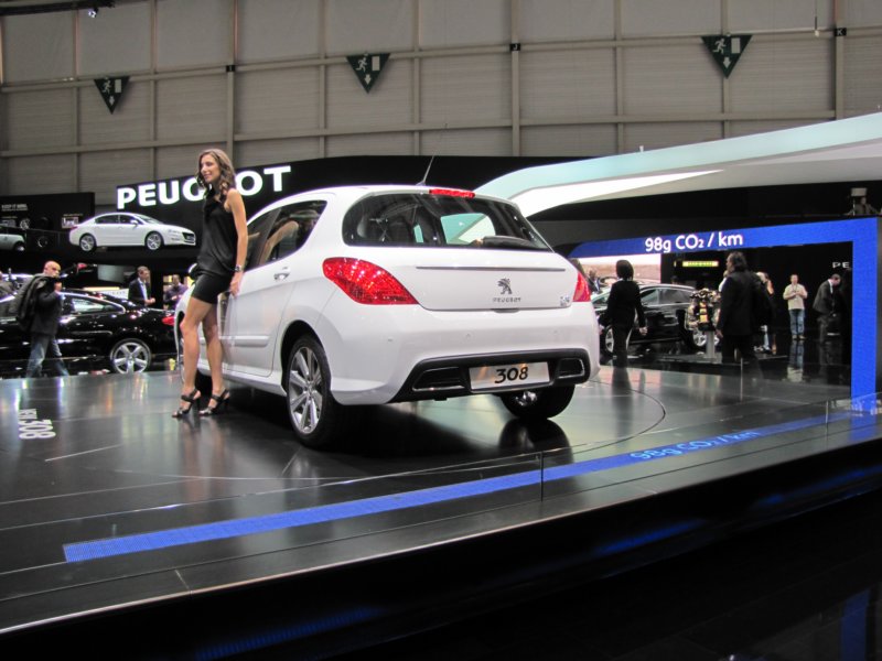 peugeot3083.jpg
