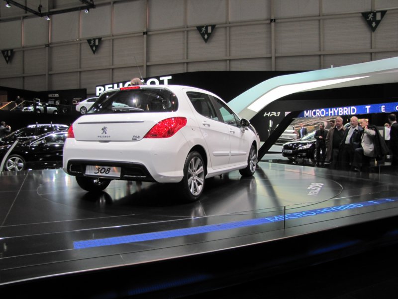 peugeot30833.jpg
