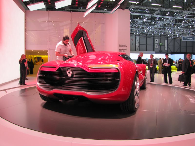 renaultdezir21.jpg