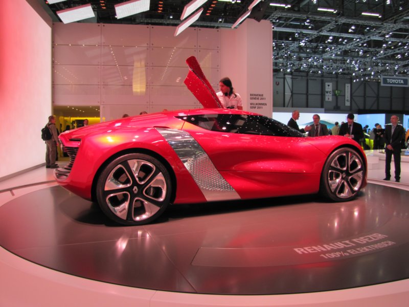 renaultdezir26.jpg