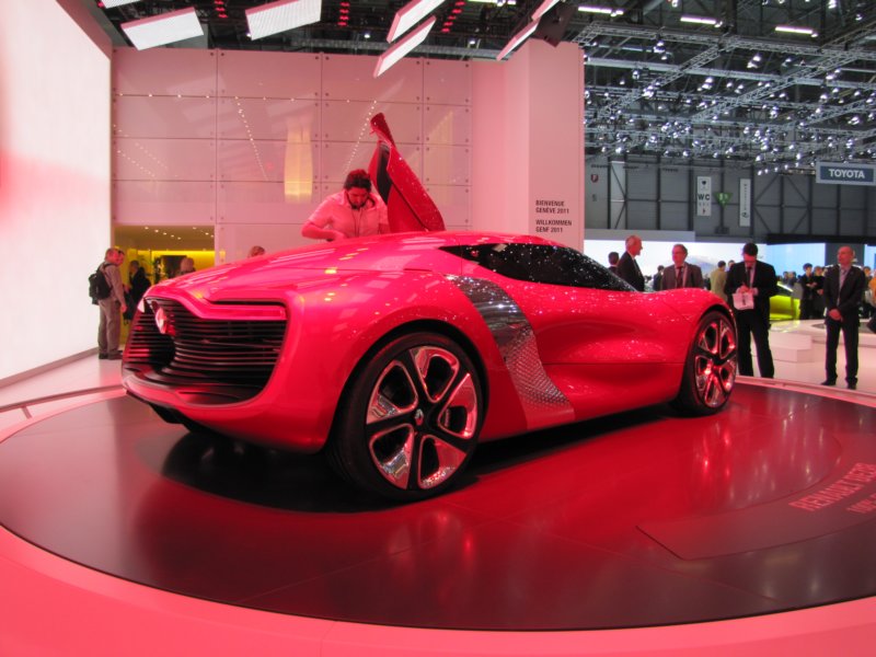renaultdezir28.jpg