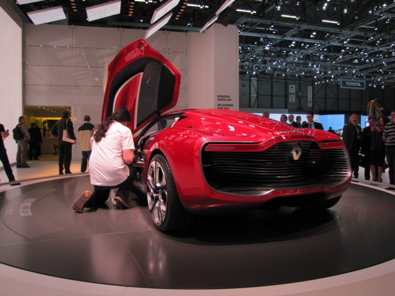 renaultdezir38.jpg