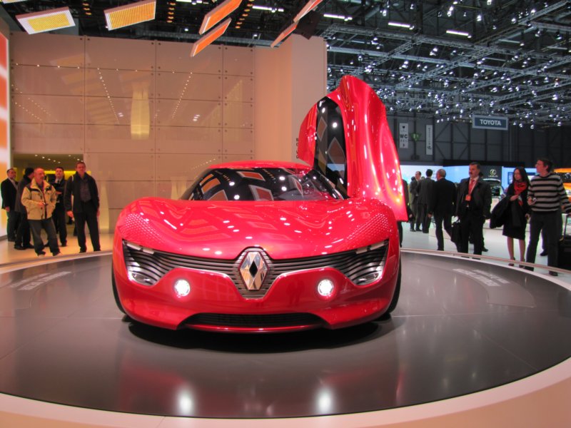 renaultdezir5.jpg