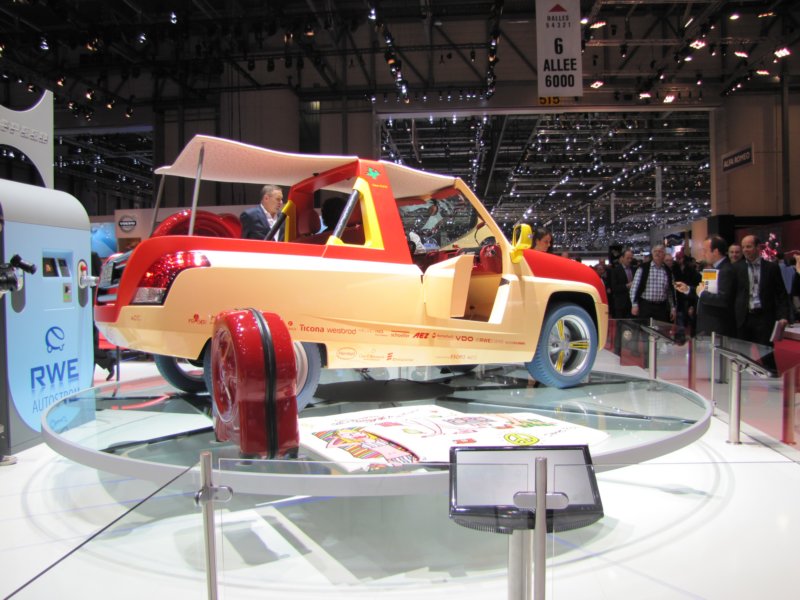 rinspeedbamboo30.jpg