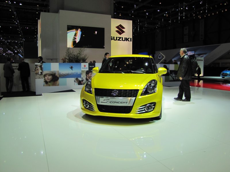 suzukiswiftsconcept11.jpg