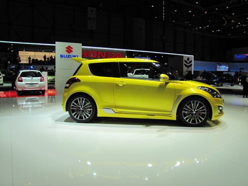 suzukiswiftsconcept18.jpg