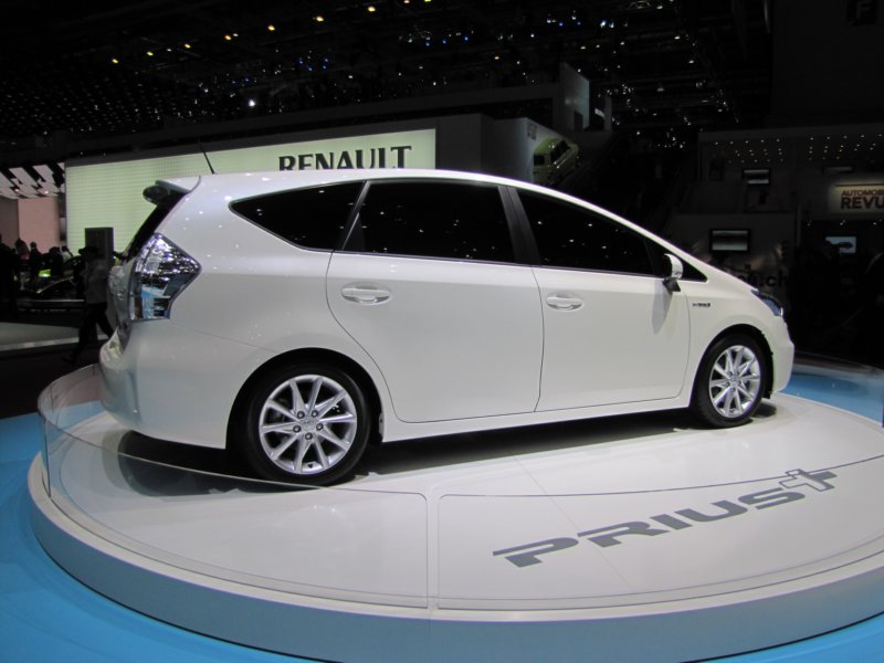 toyotaprius12.jpg