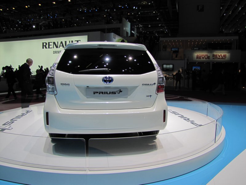 toyotaprius20.jpg